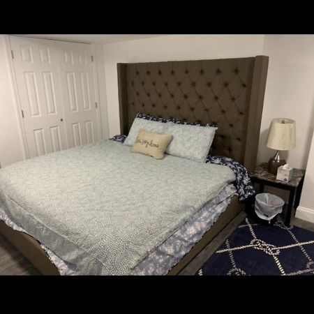 Brand New Bedroom With Tv Next Jhu Baltimore Exterior foto