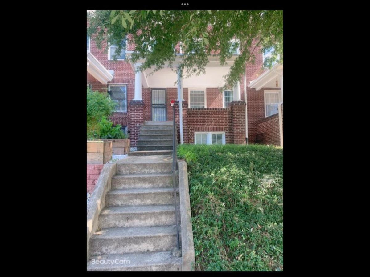Brand New Bedroom With Tv Next Jhu Baltimore Exterior foto